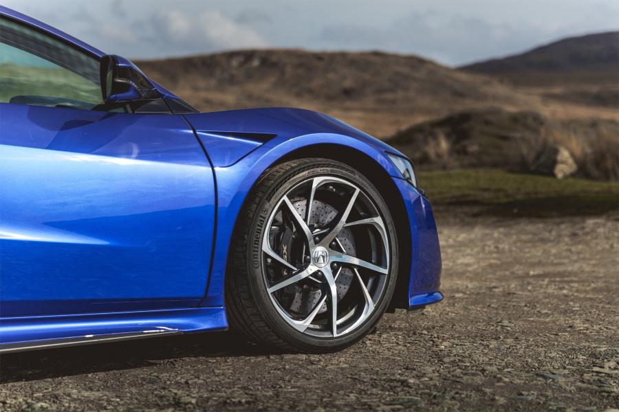 Детали экстерьера Honda NSX 2016 года  (UK) (фото 112 из 120)